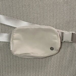 lululemon athletica Off-White Belt Bag